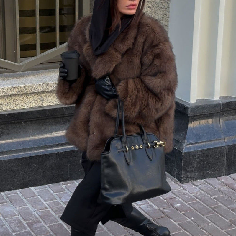 Luxury faux fur coat for women with elegant cut Lune London