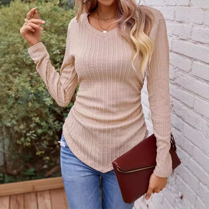 Long sleeve women's T-shirt with high quality structure and a Chic and Stil V neck