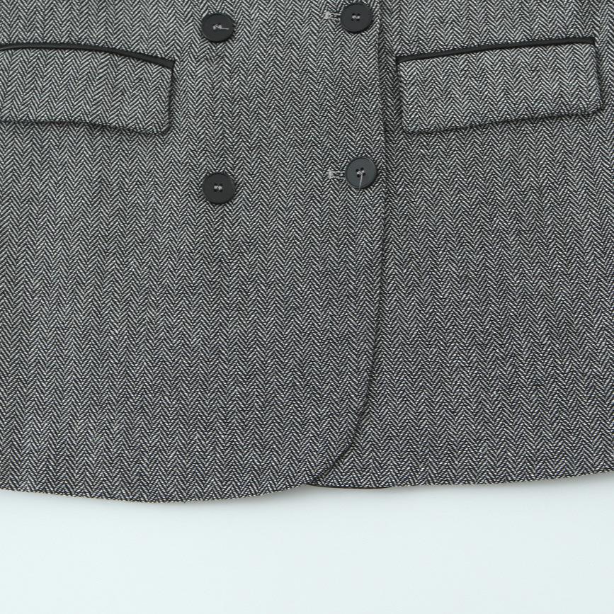 Trendy women's blazer with elegant houndstooth pattern and soft collar Lune London
