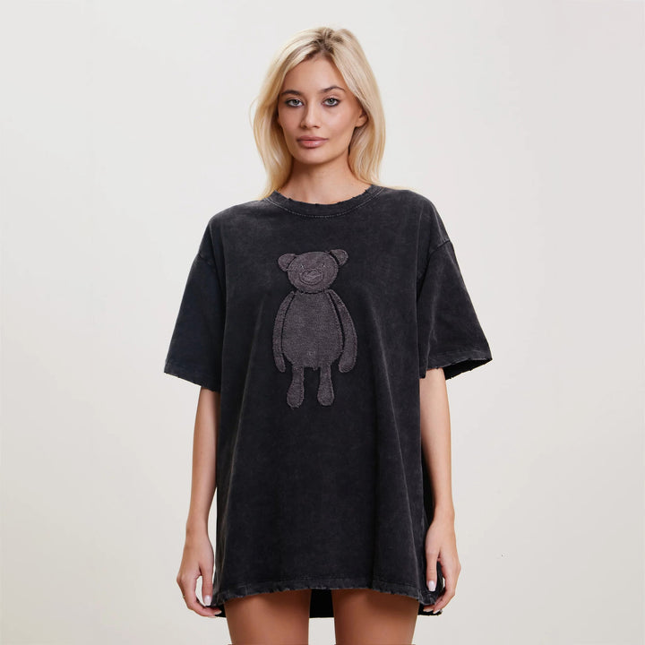 Oversized t-shirt for women with creative bear design Lune London