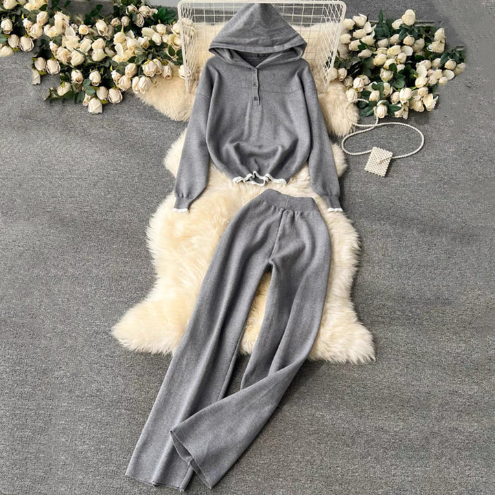 Comfortable Lounge Set for Ladies with Hood and Casual Cut Lune London