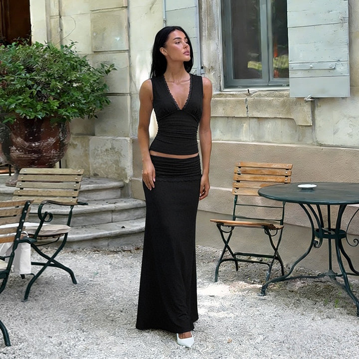 Women's fitted dress with lace V-neck and flared hem