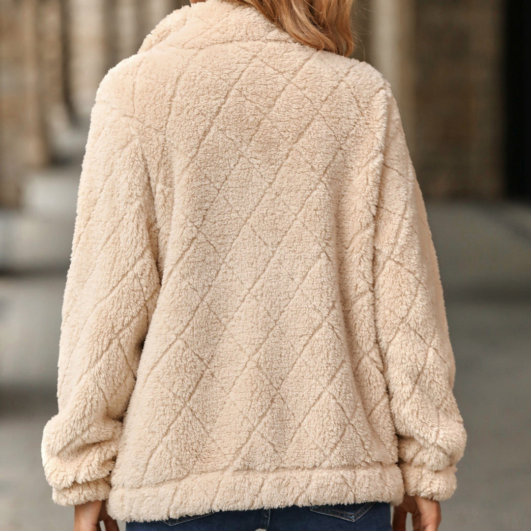 Ladies plush jacket with modern quilted details Lune London