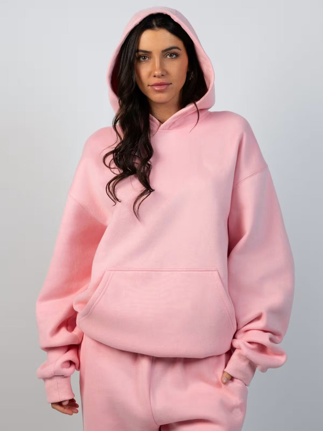 Casual hoodie for women with a loose fit and kangaroo pocket Lune London