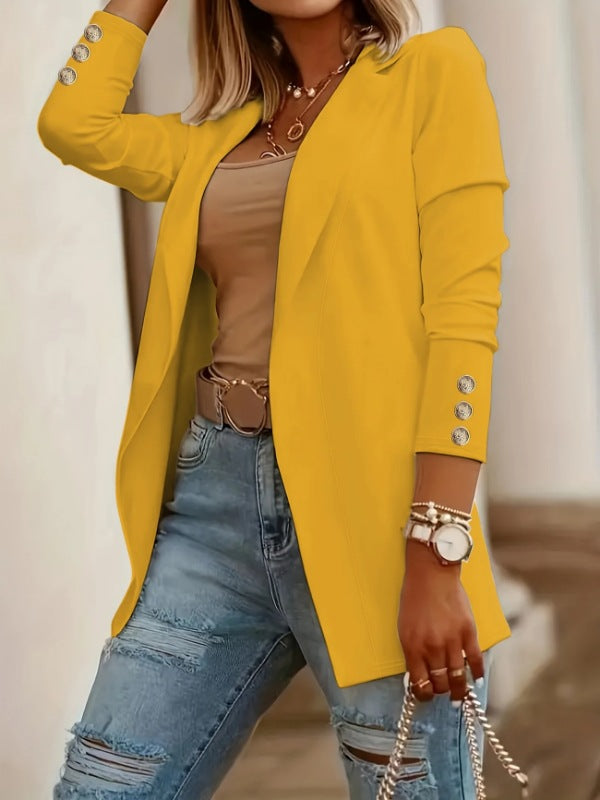 Veste élégante pour femmes avec des boutons glamour et une coupe cintrée Lune London