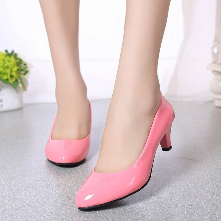 Women Elegant and Timeless Pumps Lune London