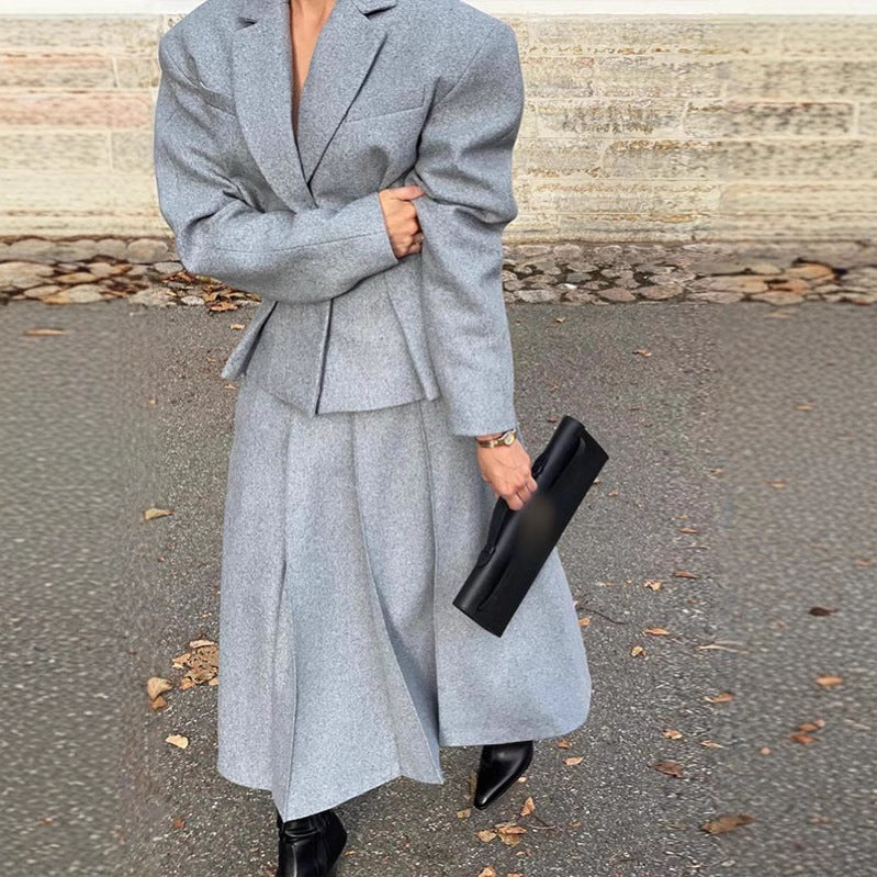 Oversized wool blazer for women in a smart-casual style Lune London