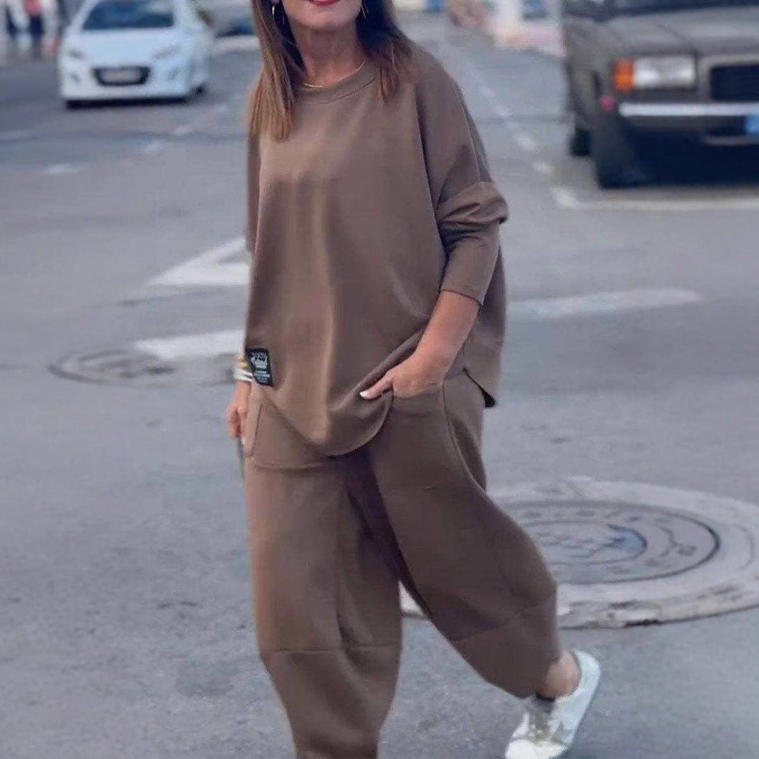 Casual set for women with wide pants and comfortable top Lune London