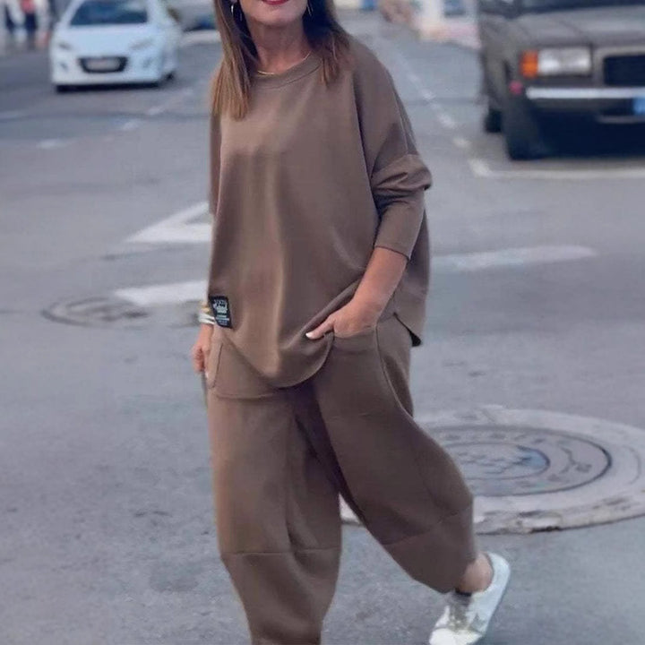 Casual set for women with wide pants and comfortable top Lune London