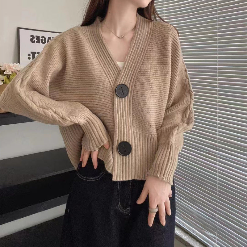 Cozy knit cardigan for women with a loose fit and large buttons Lune London