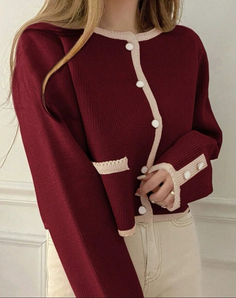 Elegant women's knitted cardigan with mother-of-pearl buttons and pockets Lune London