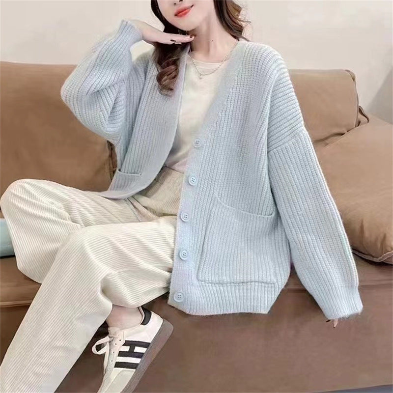 Cardigan féminin confortable avec décolleté en V profond et poches pratiques