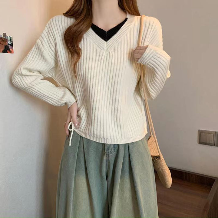 Condescending V-neck sweater for women with ribbed texture and trendy side ties Lune London