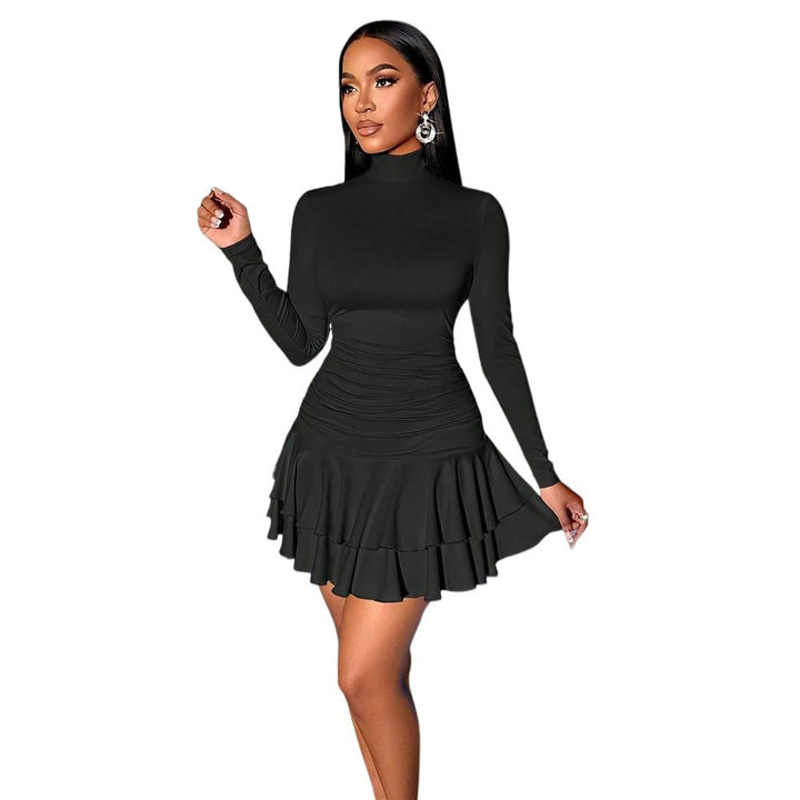 Robe ajustée pour femmes avec col haut et hem en volants Chic & Stil