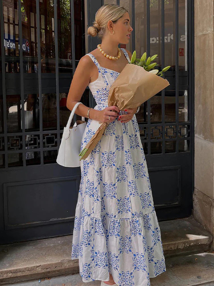 Women's maxi dress with off-shoulder design and floral patterns Lune London
