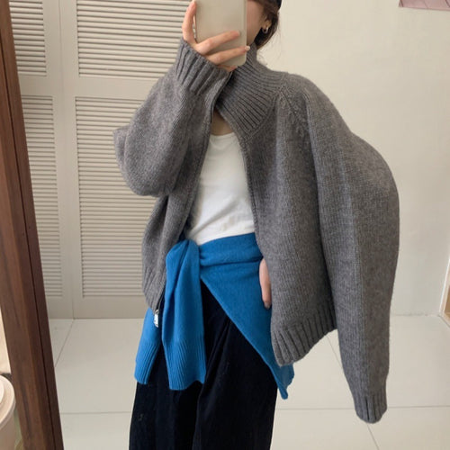 Cardigan pour femmes en tricot épais avec col montant et fermeture éclair pratique Chic & Stil