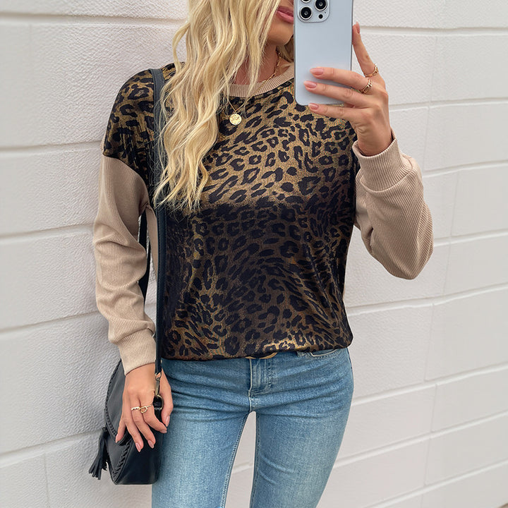 Sweatshirt féminin tendance avec motif animal léopard et manches contrastées Chic & Stil