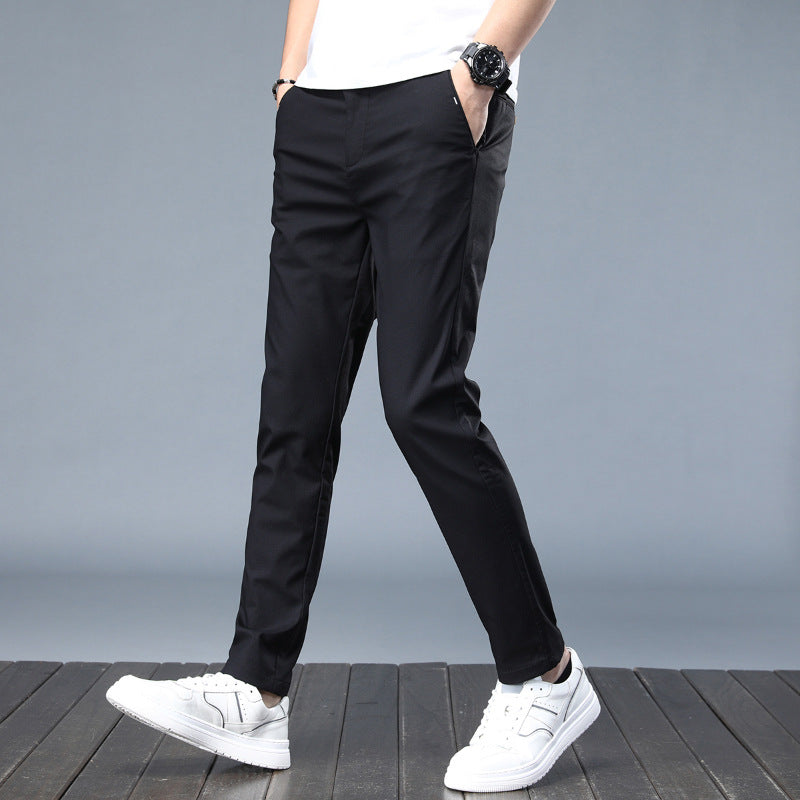 Elegant casual pants for men with a comfortable fit and practical pockets Lune London