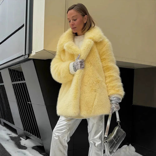 Luxurious faux fur fox jacket for ladies with an elegant cut Lune London