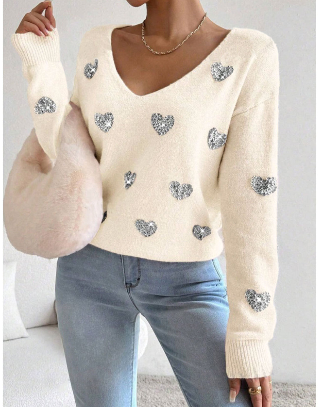 Pull surdimensionné pour femmes avec décolleté en V profond et motif cœur Chic & Stil