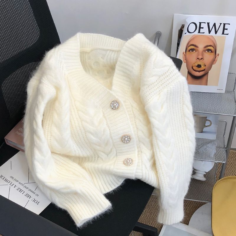 Cardigan confortable pour femmes avec motif en cable décoratif et détails de boutons nobles Chic & Stil