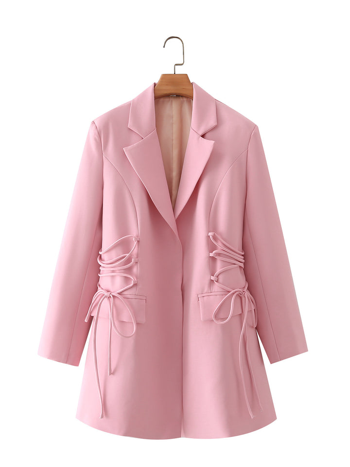 Trendy women's jacket with refined lace details and practical pockets Lune London