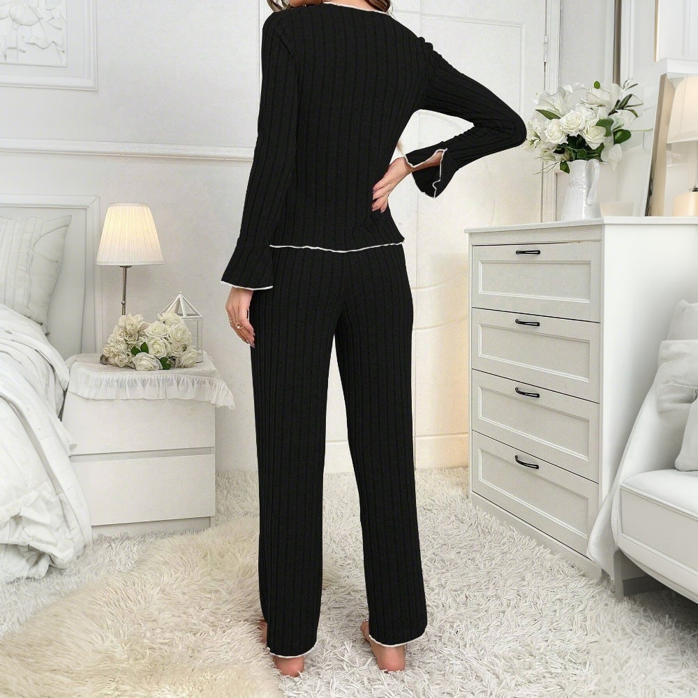 Ensemble de pyjama pour femmes avec coupe élégante et finitions délicates Chic & Stil