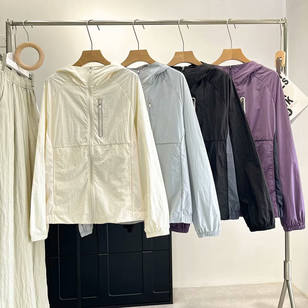 Veste de transition légère et respirante pour femmes avec poches zippées pratiques Chic & Stil