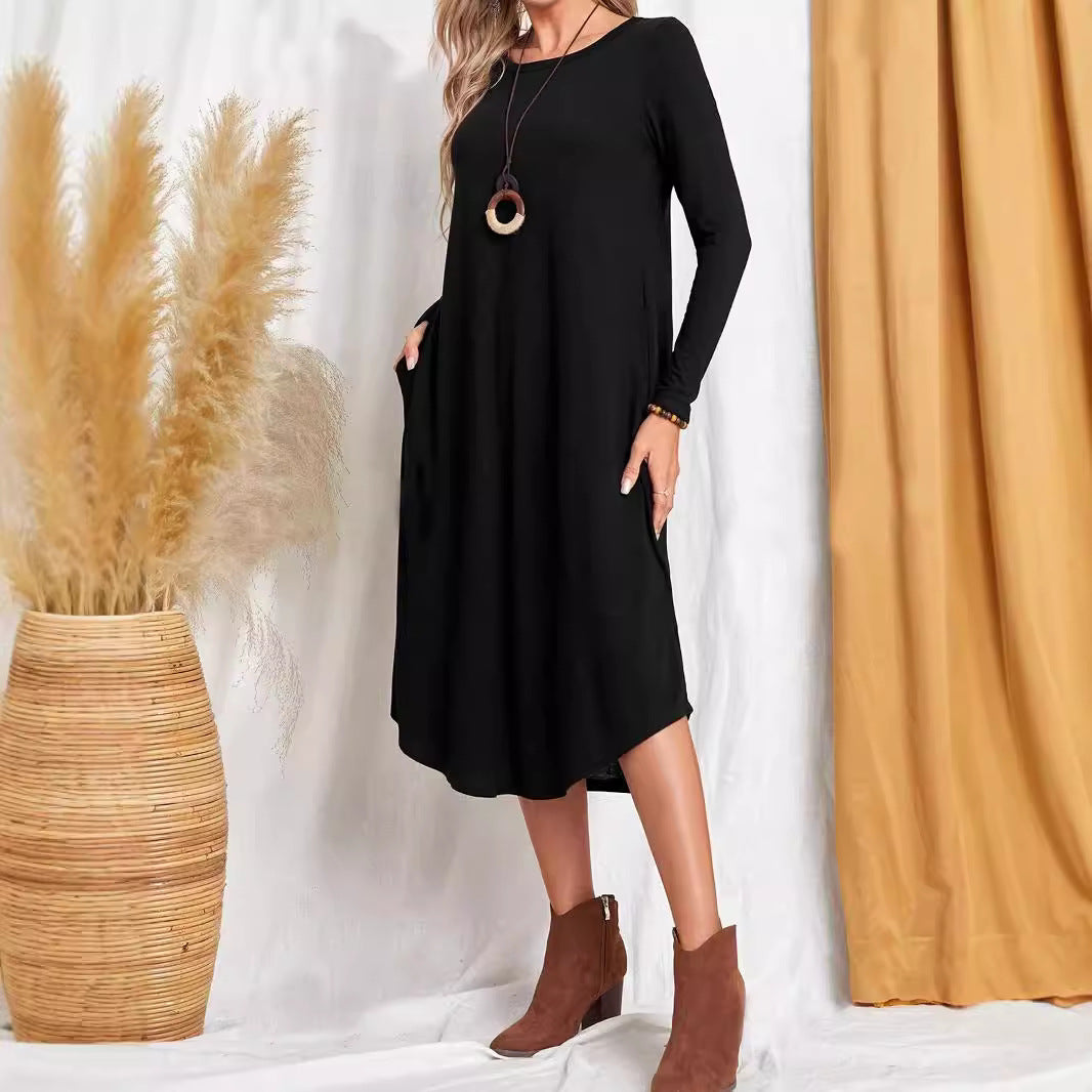 Casual maxi dress for women with practical pockets and loose fit Lune London
