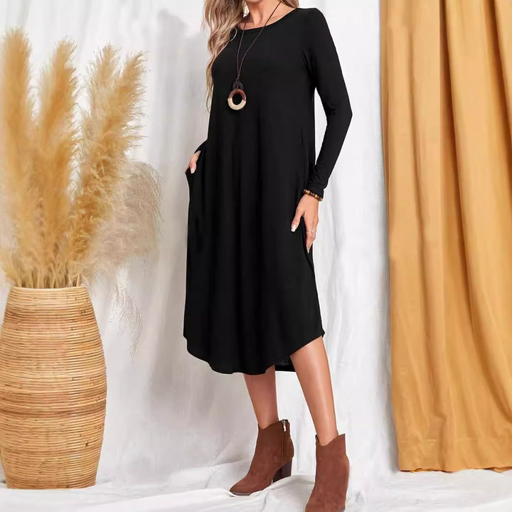 Casual maxi dress for women with practical pockets and loose fit Lune London