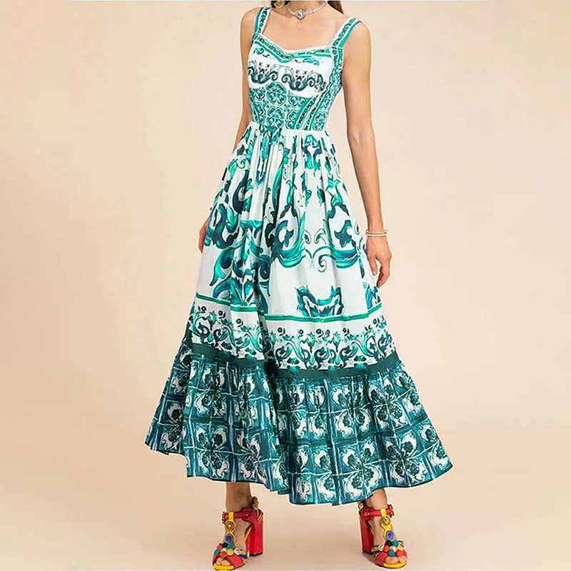 Robe maxi femme avec une élégante coupe évasée et des embellissements élaborés Chic & Stil
