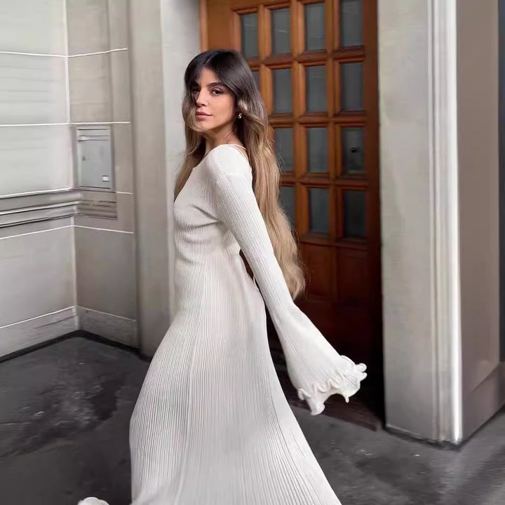 Elegant knitted dress for women with lace details and long sleeves Lune London