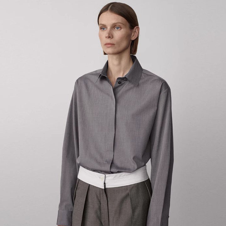Blouse à manches longues pour femmes avec coupe moderne et texture fine Chic & Stil