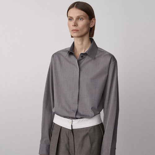 Blouse à manches longues pour femmes avec coupe moderne et texture fine Chic & Stil