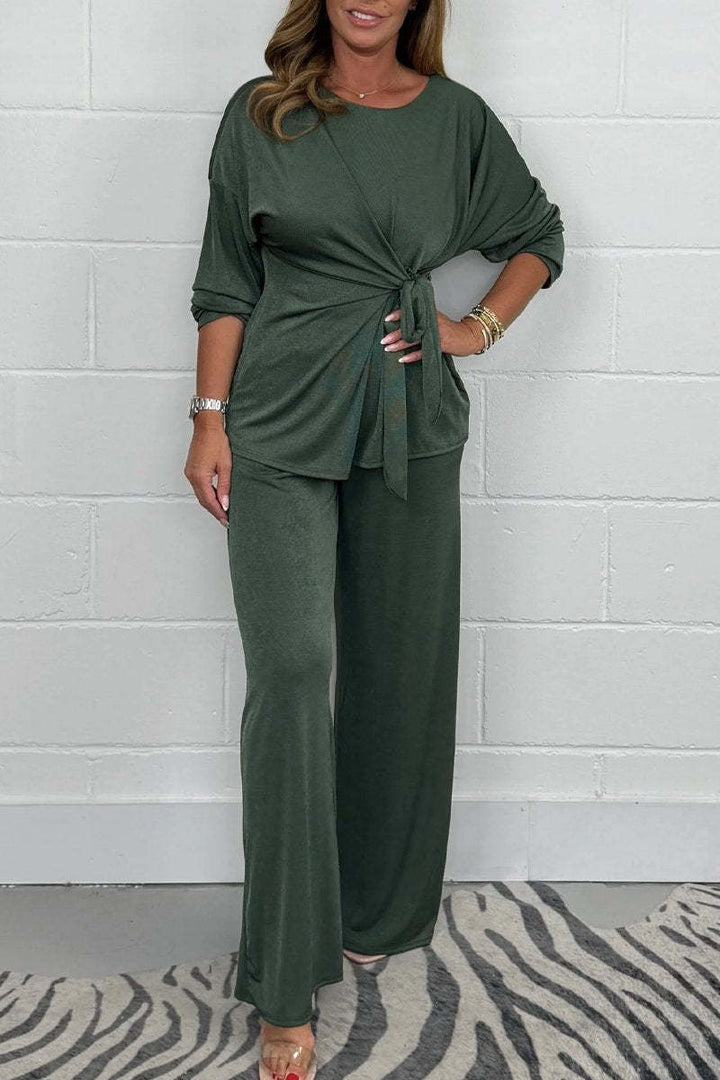 Casual lounge set for women with bow detail and loose fit Lune London