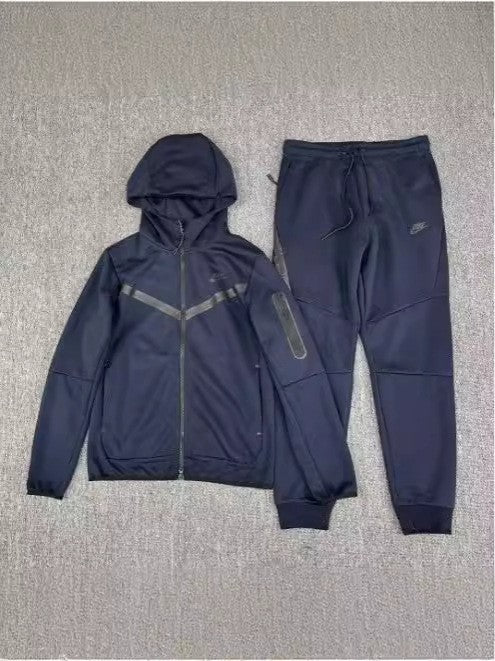 Modern tracksuit for men with ergonomic cut and breathable materials Lune London