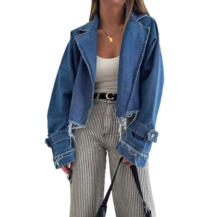 Cropped denim jacket for women in vintage style with fringes and trendy details Lune London