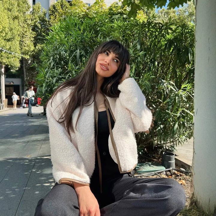 Veste de loisir pour femmes en tapis avec lien décoratif et poches élégantes Chic & Stil