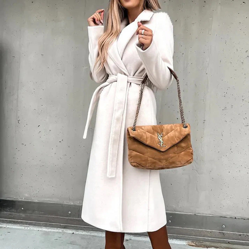 Elegant and warm wool coat for women Lune London