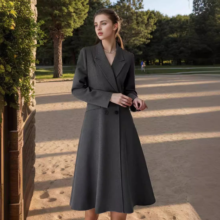 Ladies elegant coat with double-breasted buttons and flared skirt Lune London