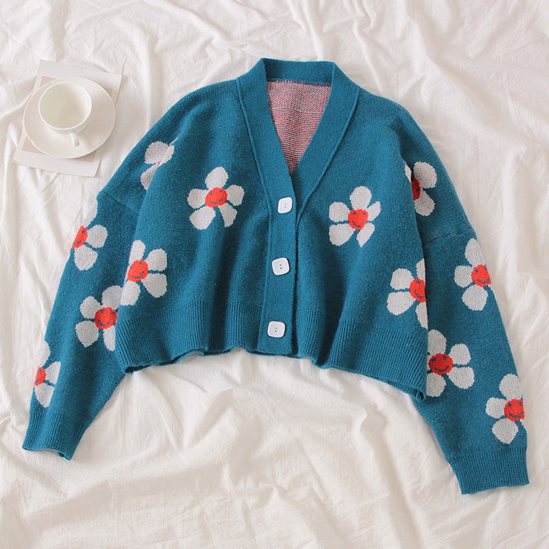 Short knitted cardigan for women with floral patterns and button details Lune London
