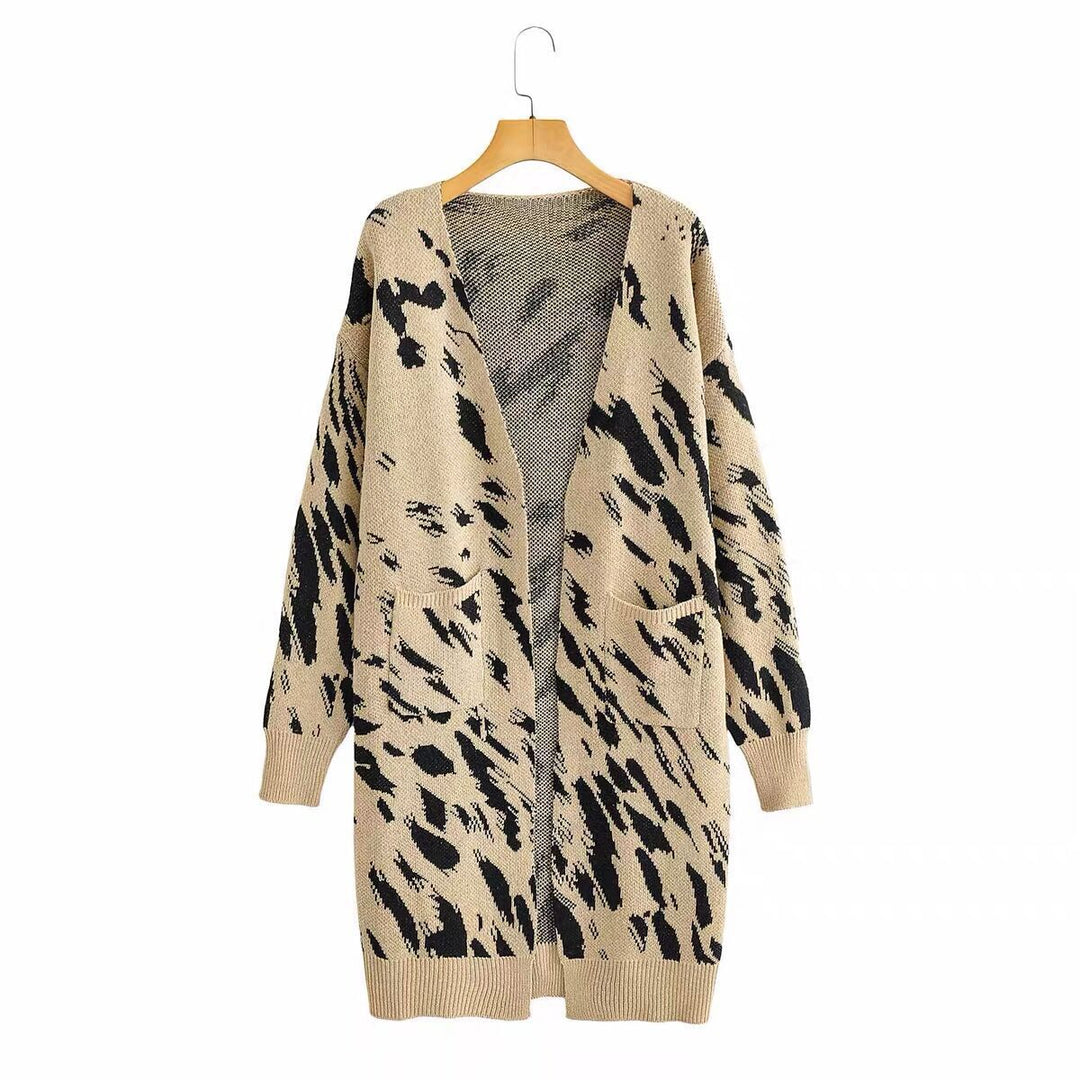 Ladies chunky knit cardigan with trendy leopard print and practical pockets Lune London