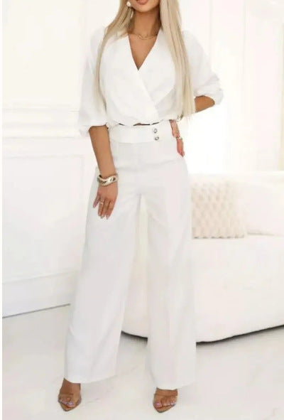 Combinaison élégante pour femme avec haut envolé et jambes taille haute Chic & Stil
