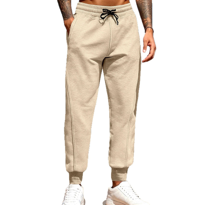 Casual sports pants for men with elastic waistband and practical side pockets Lune London