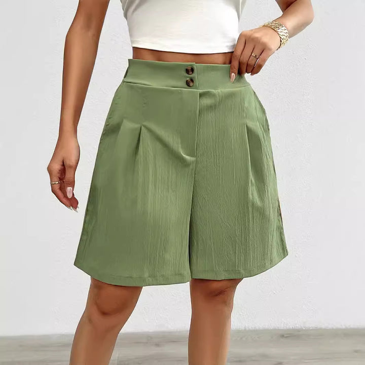 Lune London Elegant women's shorts with button closure and pleated design