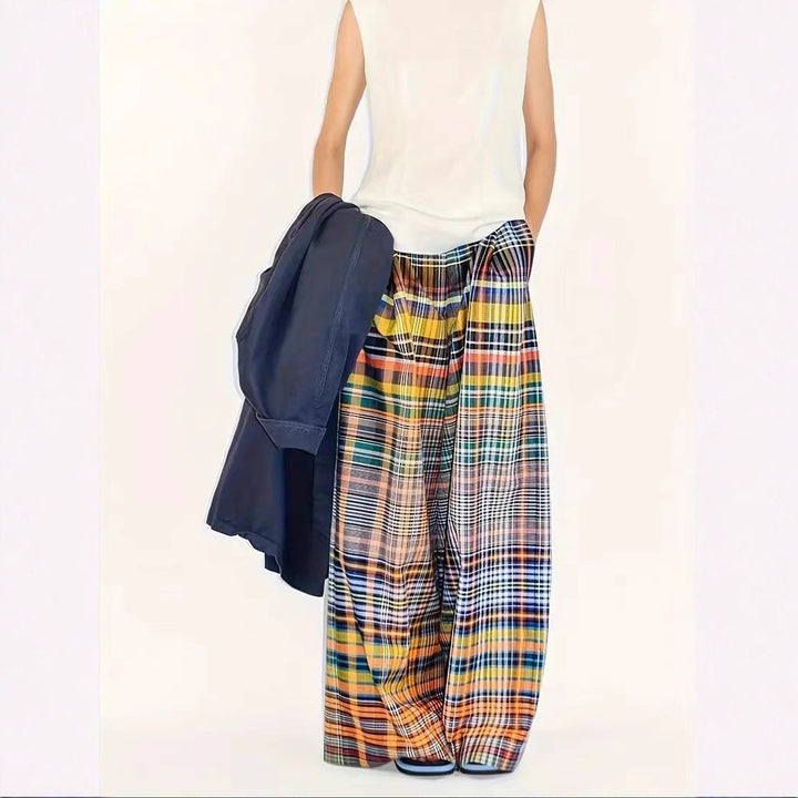 Wide plaid pants for women with elastic waist and sturdy woven structure Lune London