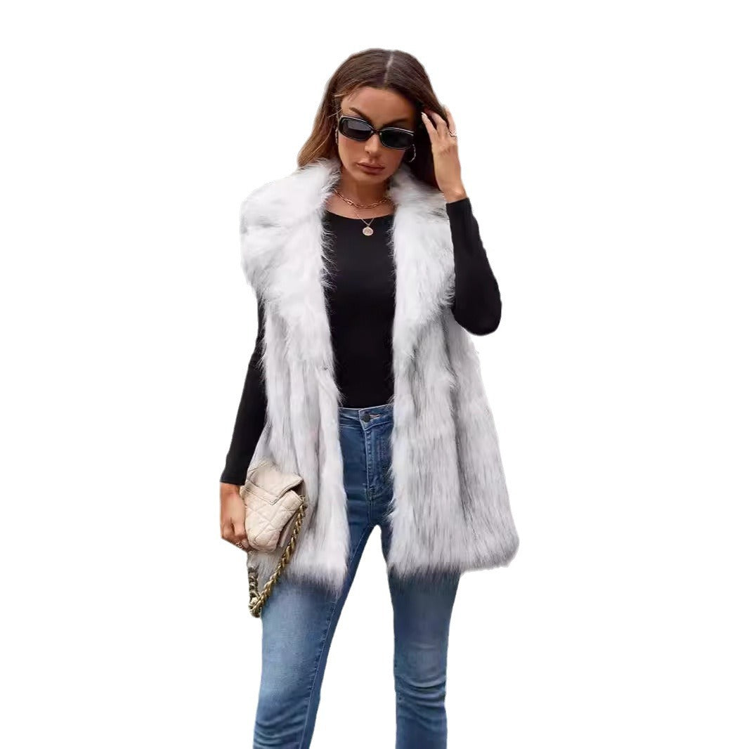 Elegant faux fur jacket for women with high collar Lune London