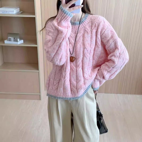 Ladies chunky knit sweater with cable pattern and round neckline Lune London