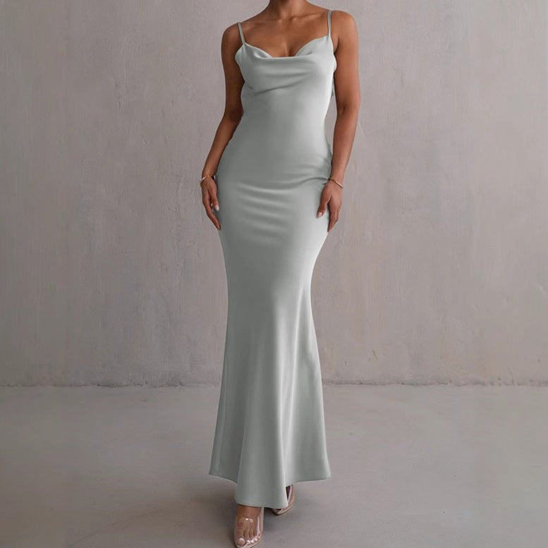 Ladies Elegant and fitted Maxi dress with pronounced neckline and floral appliqués Lune London