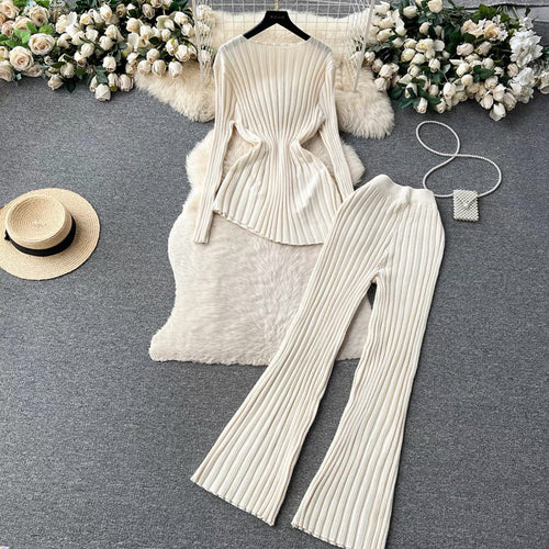 Trendy knitted loungewear set for women with flattering ribbed details Lune London